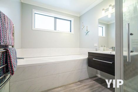 Photo of property in 110 Glanmire Road, Newlands, Wellington, 6037