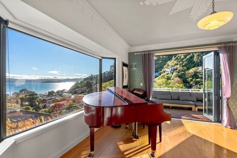 Photo of property in 32 Rona Street, Eastbourne, Lower Hutt, 5013