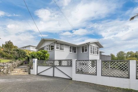 Photo of property in 16 Coronation Road, Glenfield, Auckland, 0627