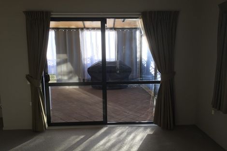 Photo of property in 66 Blackwood Drive, Wattle Downs, Auckland, 2103