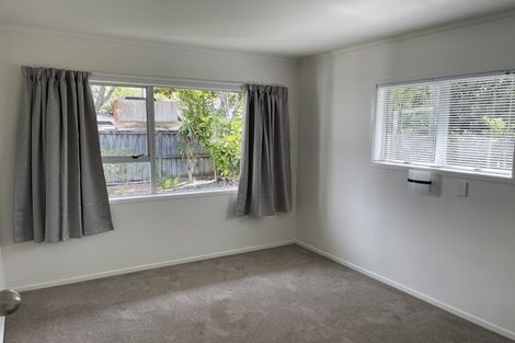 Photo of property in 24 Walton Street, Red Beach, 0932