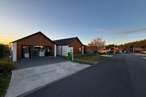 Photo of property in 3 Yorkshire Close, Whitby, Porirua, 5024
