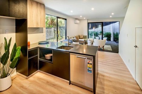 Photo of property in 17 Ara Toutouwai, Karori, Wellington, 6012