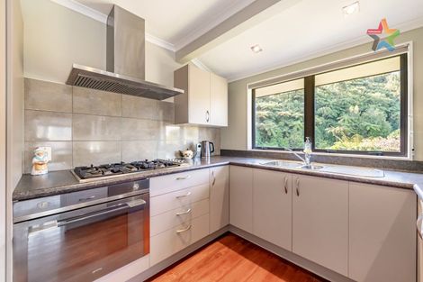 Photo of property in 138 Tirohanga Road, Tirohanga, Lower Hutt, 5010