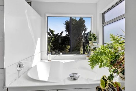 Photo of property in 475 Manawapou Road, Hawera, 4672