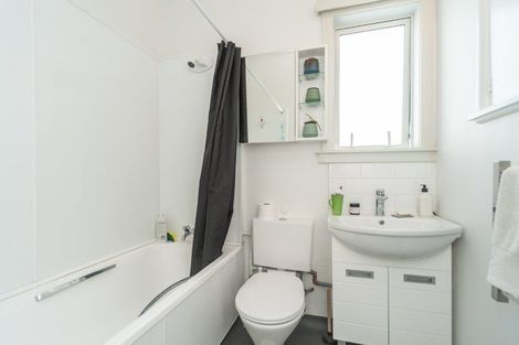 Photo of property in Hamilton Flats, 9u3 Hawker Street, Mount Victoria, Wellington, 6011