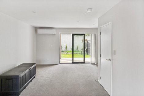 Photo of property in 2 Mikoikoi Crescent, Mangere Bridge, Auckland, 2022