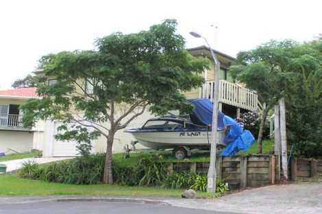 Photo of property in 16 Frosses Place, Massey, Auckland, 0614
