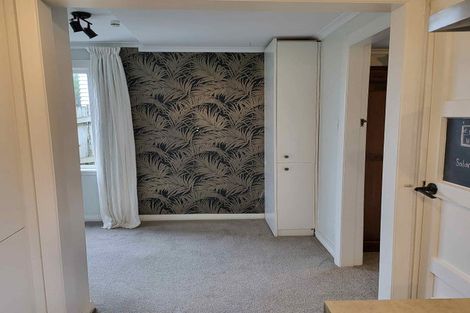 Photo of property in 12a Chapman Street, Newlands, Wellington, 6037