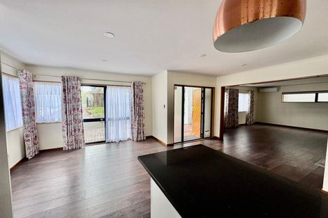 Photo of property in 2/20 Coroglen Avenue, Birkenhead, Auckland, 0626