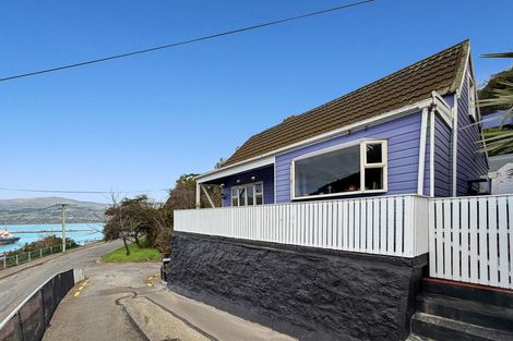 Photo of property in 1 Hawkhurst Road, Lyttelton, 8082