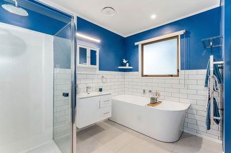 Photo of property in 11 The Anchorage, Whitby, Porirua, 5024