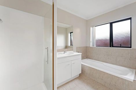 Photo of property in 2 Goh Place, Manurewa, Auckland, 2105