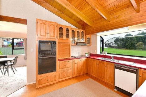 Photo of property in 73 Kauri Road, Stanmore Bay, Whangaparaoa, 0932