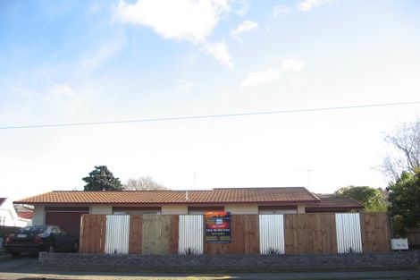 Photo of property in 2 Church Road, Taradale, Napier, 4112