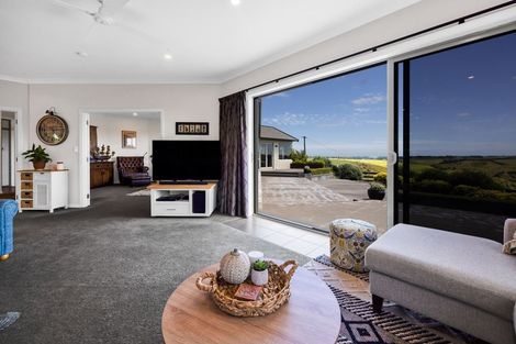 Photo of property in 355 Ngawhini Road, Hawera, 4674