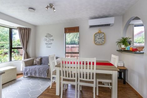 Photo of property in 5 Kruse Place, Redwood, Christchurch, 8051
