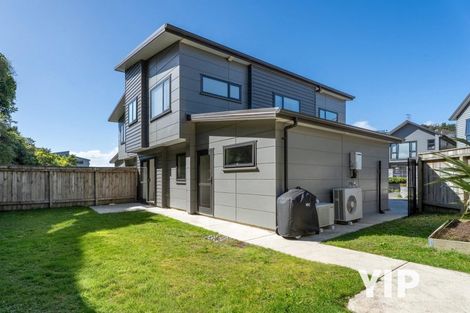 Photo of property in 15 Brindle Way, Newlands, Wellington, 6037