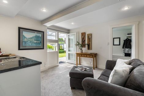 Photo of property in 1a Glen Road, Stanley Point, Auckland, 0624