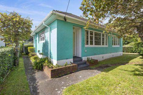 Photo of property in 2 Leveson Street, Strathmore Park, Wellington, 6022