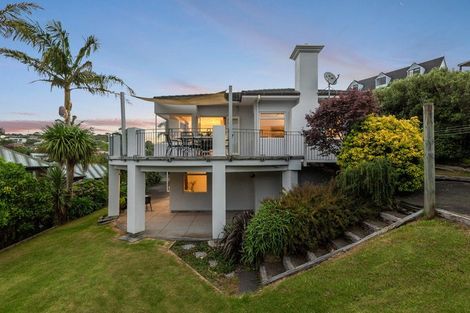 Photo of property in 71 William Bayes Place, Red Beach, 0932