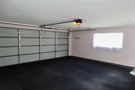 Photo of property in 3213 Great North Road, New Lynn, Auckland, 0600