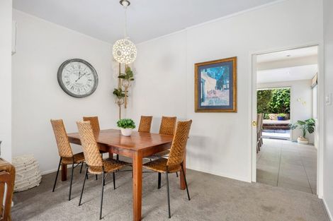 Photo of property in 1/22 Sandown Road, Rothesay Bay, Auckland, 0630