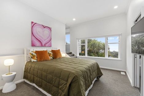 Photo of property in 22 Fairview Crescent, Kelburn, Wellington, 6012