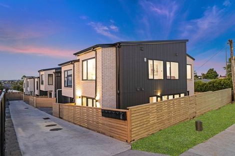 Photo of property in 98a Royal Road, Massey, Auckland, 0614