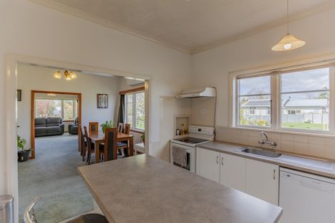 Photo of property in 2070 State Highway 2, Waipukurau, 4285