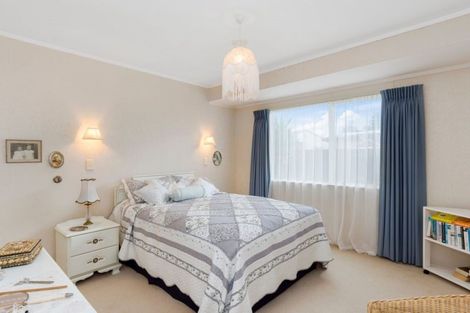 Photo of property in 18 Balmacewen Place, Mount Maunganui, 3116