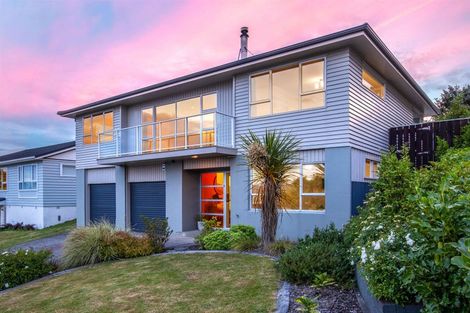 Photo of property in 116 Kahu Road, Paremata, Porirua, 5024