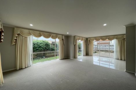 Photo of property in 32 Kaseng Place, East Tamaki Heights, Auckland, 2016