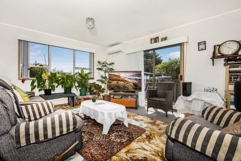 Photo of property in 12 Hinerau Street, Henderson, Auckland, 0612