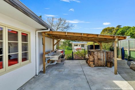 Photo of property in 16 Tregarth Street, Saint Johns Hill, Whanganui, 4501