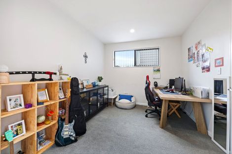 Photo of property in 9e Glenfern Road, Mellons Bay, Auckland, 2014