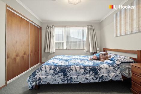 Photo of property in 2 Sunninghurst Drive, Fairfield, Dunedin, 9018