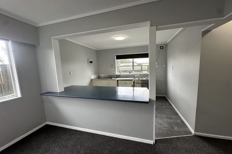 Photo of property in 15 Edgecombe Street, Newlands, Wellington, 6037