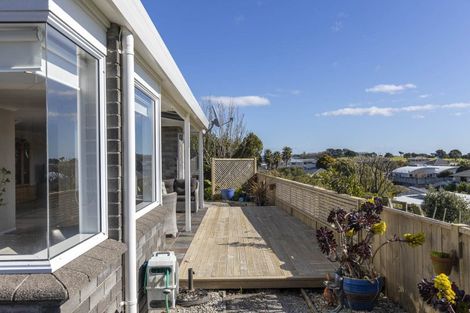 Photo of property in 2/13 Chatswood Grove, Fitzroy, New Plymouth, 4312