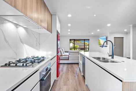 Photo of property in 4 Raoriki Road, Pukekohe, 2120