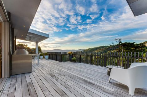 Photo of property in 4 Francis Bell Grove, Lowry Bay, Lower Hutt, 5013