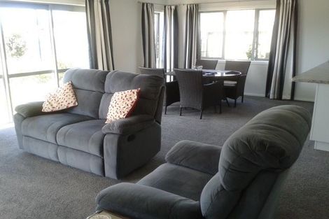 Photo of property in 3 Wangapeka Way, Aotea, Porirua, 5024