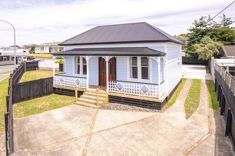Photo of property in 65 Carlton Avenue, Gonville, Whanganui, 4501