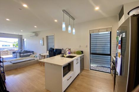 Photo of property in 6 Parahau Road, Papakura, 2110