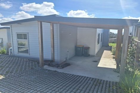 Photo of property in 78b Lincoln Park Avenue, Massey, Auckland, 0614