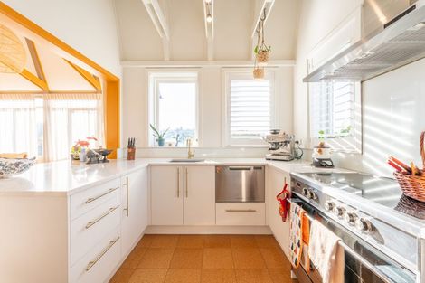 Photo of property in 82 Douglas Street, Highfield, Timaru, 7910