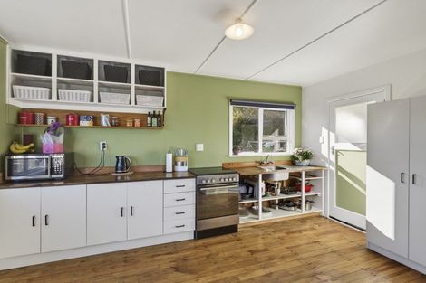 Photo of property in 15 Simons Street, Moturoa, New Plymouth, 4310