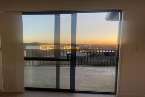 Photo of property in 1 Nola Dawn Avenue, Papakura, 2110