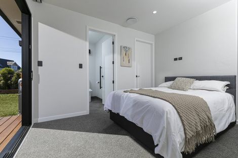 Photo of property in 2a Roland Road, Greenhithe, Auckland, 0632
