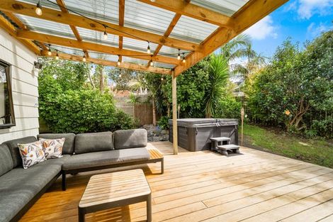Photo of property in 27b Polkinghorne Drive, Manly, Whangaparaoa, 0930